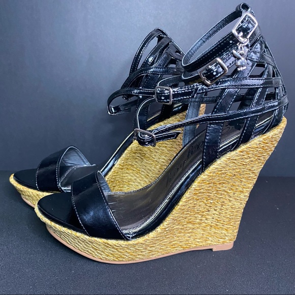 ❤️Playboy Sexy wedge strappy heels 👠 Black, NWOT Size 6 - Picture 3 of 14